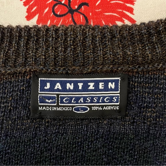 Jantzen Classics 100% Acrylic V-Neck Sweater - Picture 7 of 7